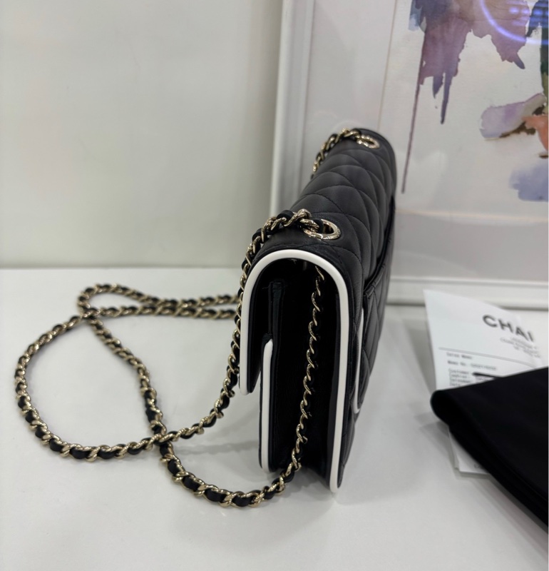 Chanel 香奈兒 25P系列 黑白熊貓漫畫方胖子，晶片有購證 閒置 尺寸12.5x19.5x3.5cm-2