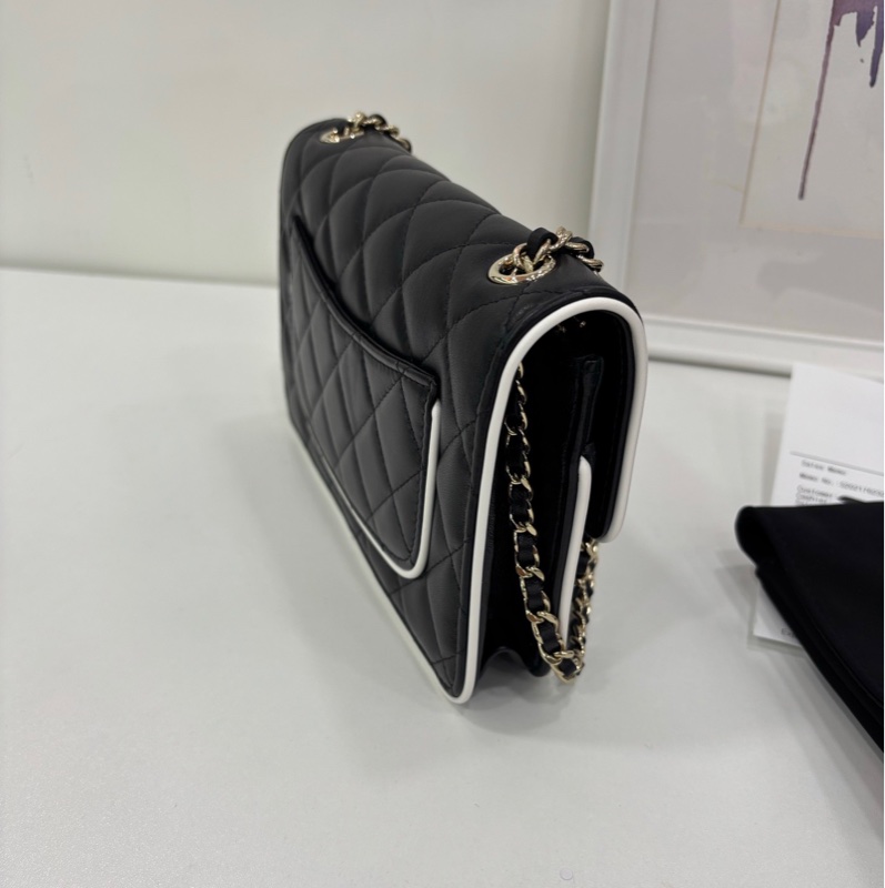 Chanel 香奈兒 25P系列 黑白熊貓漫畫方胖子，晶片有購證 閒置 尺寸12.5x19.5x3.5cm-3