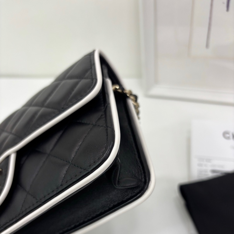 Chanel 香奈兒 25P系列 黑白熊貓漫畫方胖子，晶片有購證 閒置 尺寸12.5x19.5x3.5cm-7