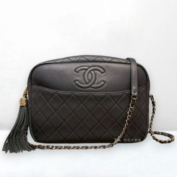 A13135-CHANEL 黑色荔枝牛皮金釦流蘇拉鍊相機包A57720-0