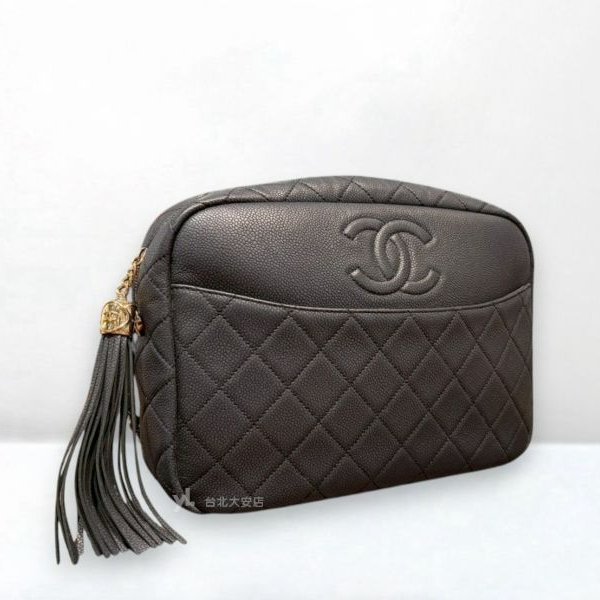 A13135-CHANEL 黑色荔枝牛皮金釦流蘇拉鍊相機包A57720-1