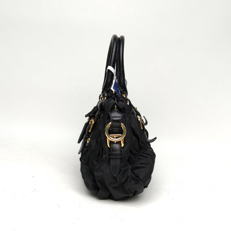 PRADA 黑色尼龍金扣手提褶皺eastwest法棍包肩背包-1