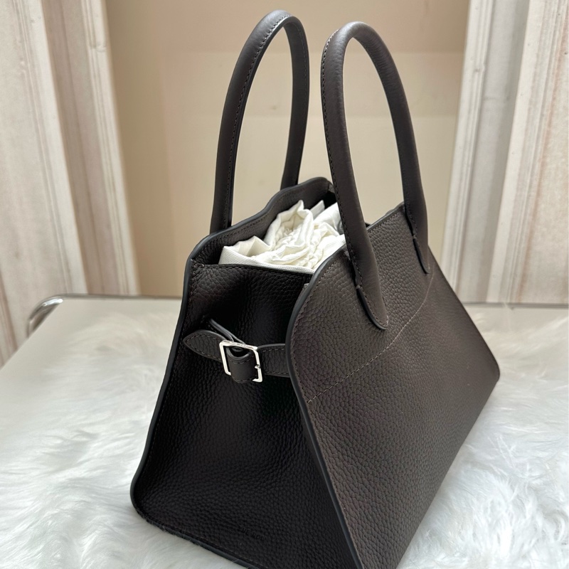 全新THE ROW Soft Margaux 10 啞光紋理側面護腰帶古董銀飾 小牛皮 手提包 深棕色-1