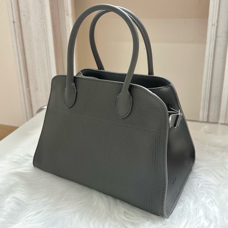 全新THE ROW Margaux 10簡約設計滑扣開合 粒面小牛皮 手提包 深灰色-2