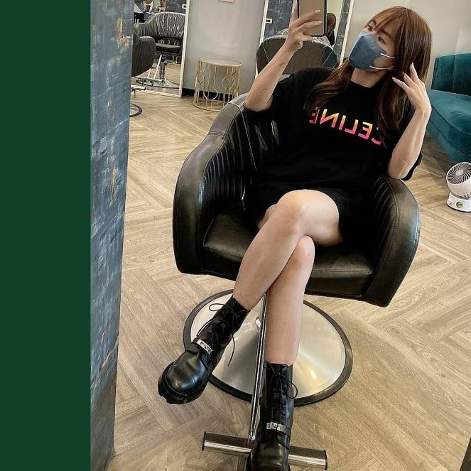 💎Han's house精品服飾💎CELINE 短 T 男女共穿 義大利製 現貨 M-4