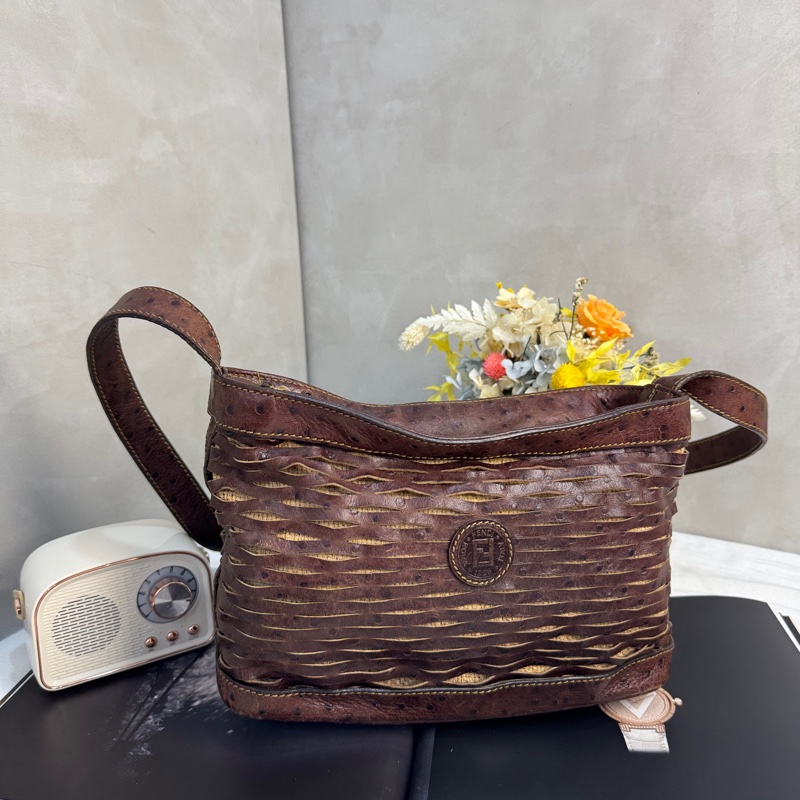 【赫蒂國際精品】Fendi 復古鴕鳥皮編織斜背包 vintage 二手 中古-1