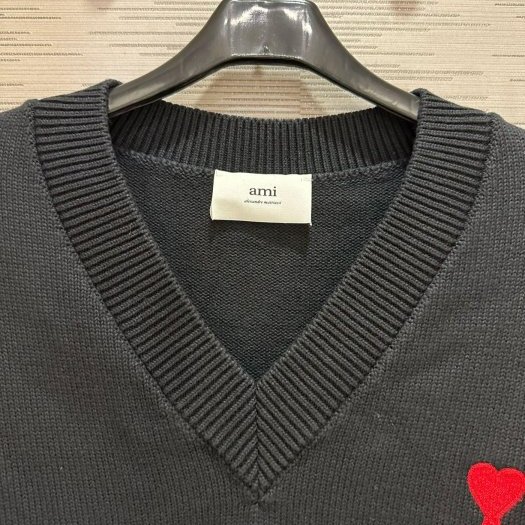 💎Han's house精品服飾💎 AMI PARIS 愛心 刺繡 針織 背心 可水洗 義大利製 現貨 M原價12800-1