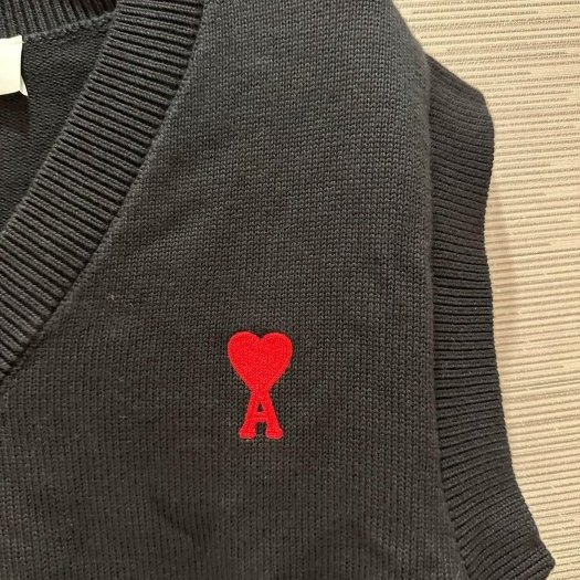 💎Han's house精品服飾💎 AMI PARIS 愛心 刺繡 針織 背心 可水洗 義大利製 現貨 M原價12800-2