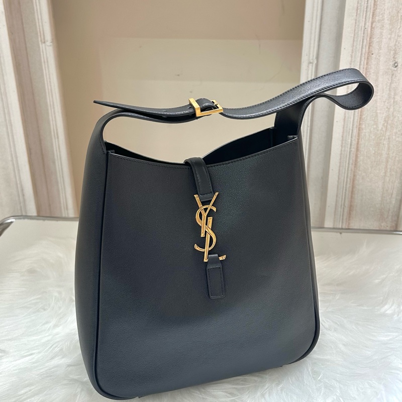 SAINT LAURENT YSL Le5A7 做舊金色Logo鈎扣開合 柔軟粒面牛皮 Hobo單肩包 small 小號 黑色-0