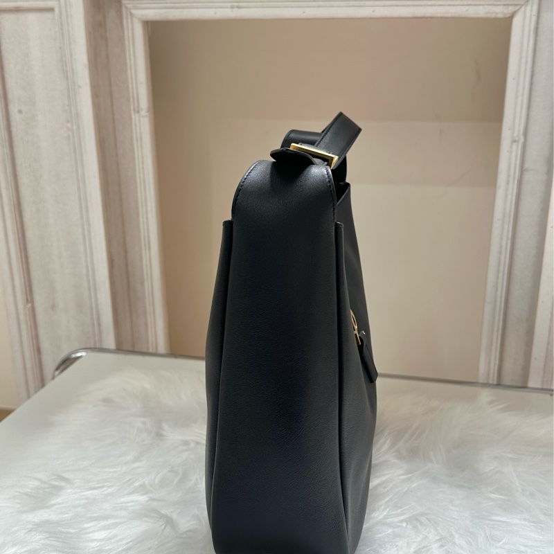 SAINT LAURENT YSL Le5A7 做舊金色Logo鈎扣開合 柔軟粒面牛皮 Hobo單肩包 small 小號 黑色-1