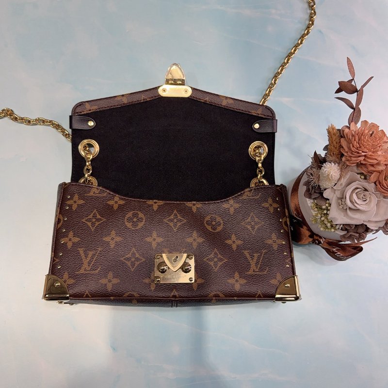 LV Trunkie East West老花鏈帶肩背包-4