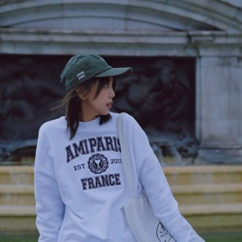 💎Han's house精品服飾💎AMI PARIS 愛心 刺繡 衛衣 大學T 男女共穿 現貨 XXS ~ M-4