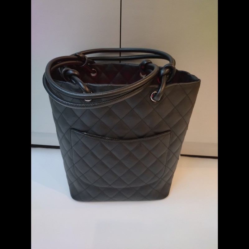Chanel 黑底白雙C中號康朋托特包-1