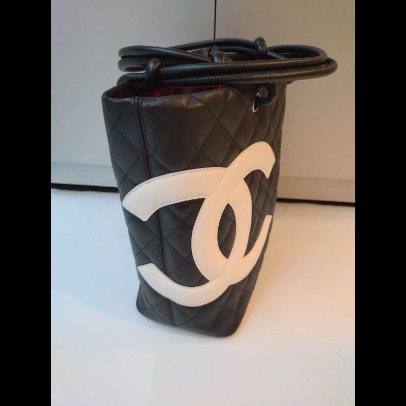 Chanel 黑底白雙C中號康朋托特包-3