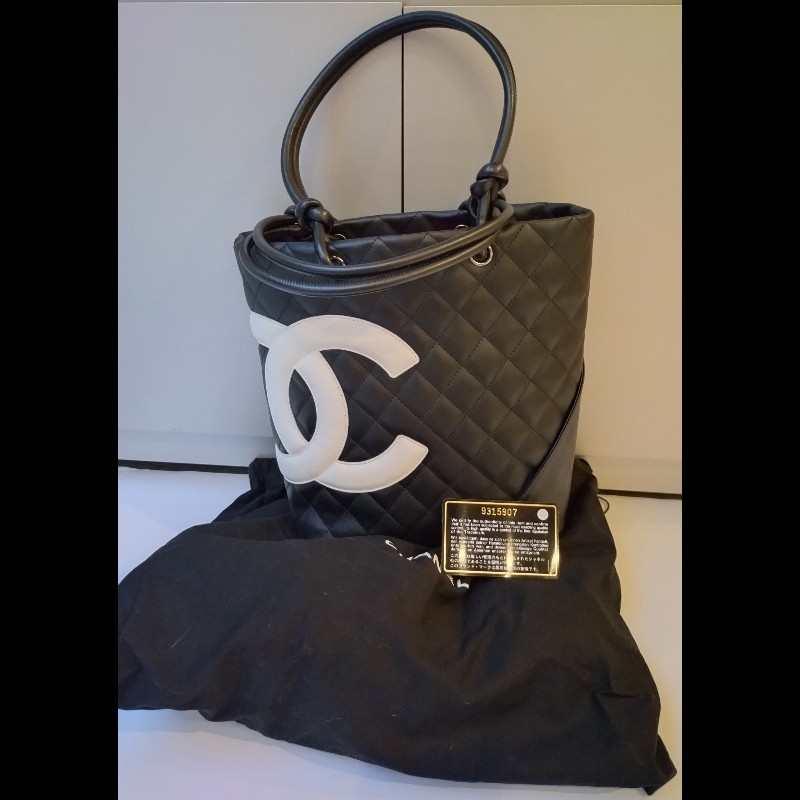 Chanel 黑底白雙C中號康朋托特包-4