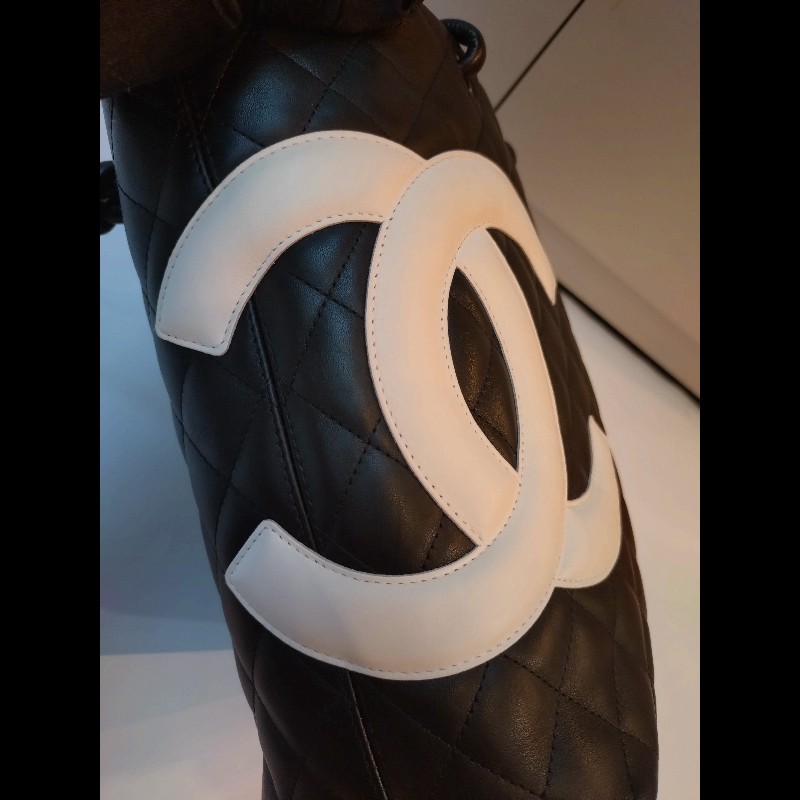 Chanel 黑底白雙C中號康朋托特包-7