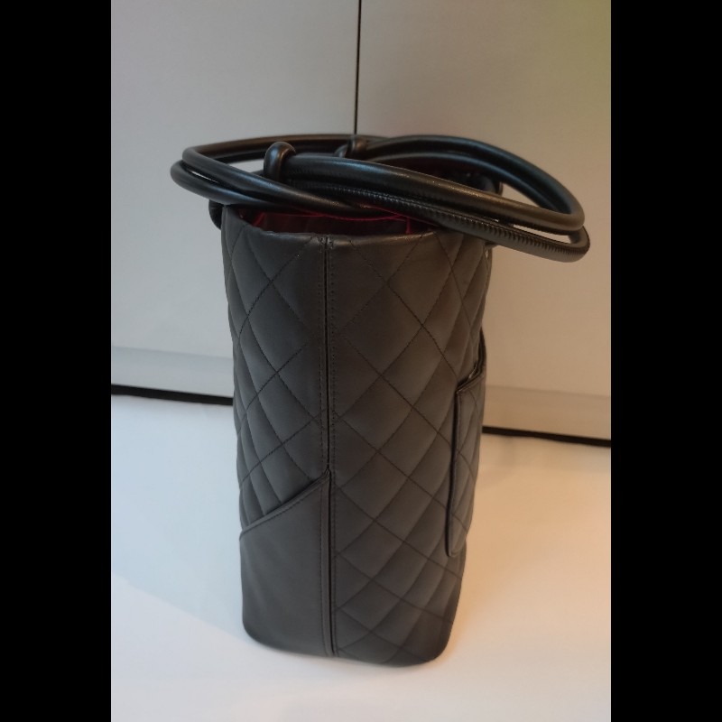 Chanel 黑底白雙C中號康朋托特包-8