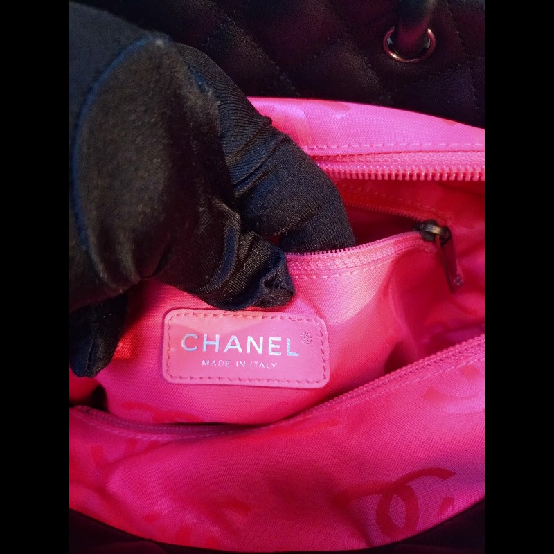Chanel 黑底白雙C中號康朋托特包-16