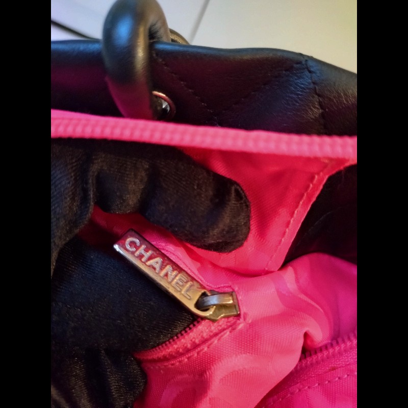 Chanel 黑底白雙C中號康朋托特包-19