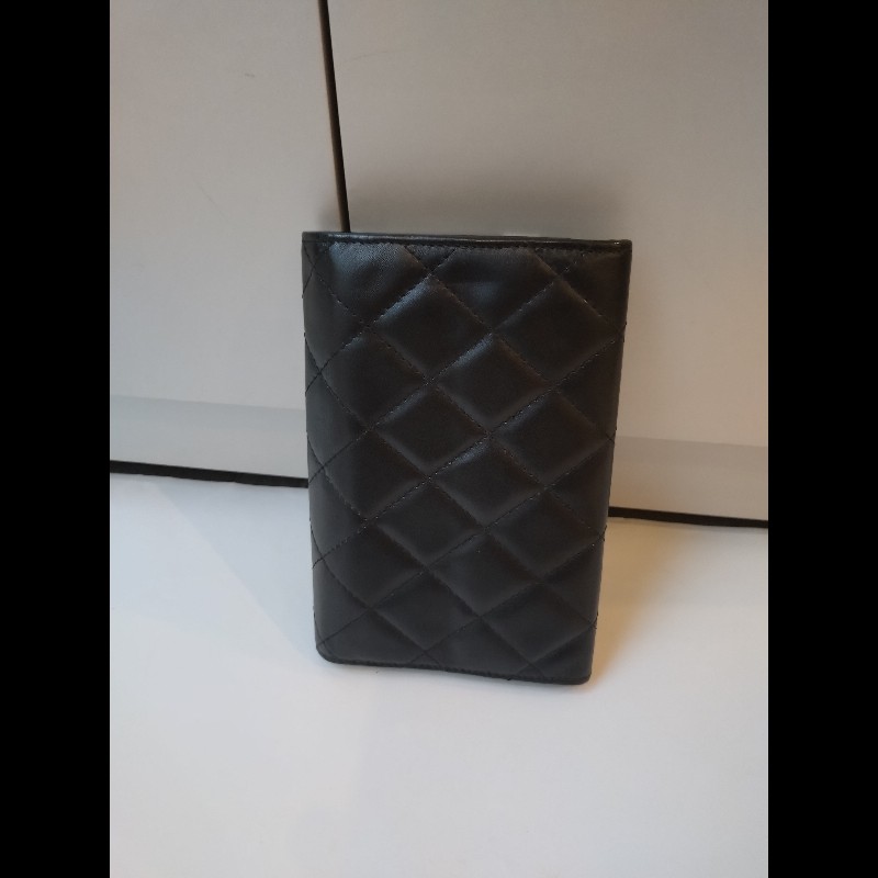 Chanel 黑底白雙C中夾-1