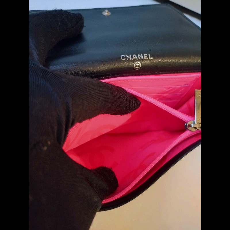 Chanel 黑底白雙C中夾-9