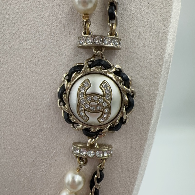 CHANEL珍珠皮穿鏈雙鏈圓形水鑽LOGO長項鍊-4