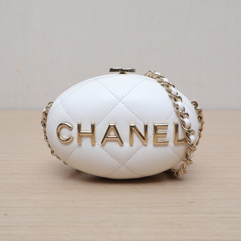 CHANEL 白色羊皮鐳射標金扣23SS恐龍蛋鏈條包-0