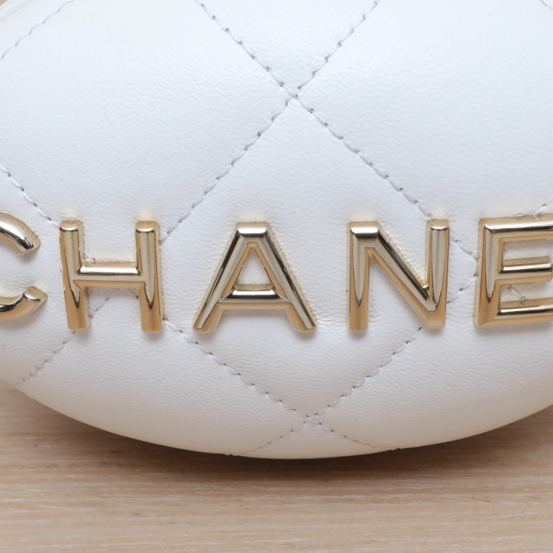 CHANEL 白色羊皮鐳射標金扣23SS恐龍蛋鏈條包-4