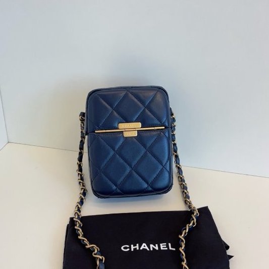 閒置新 香奈兒/Chanel 四葉草寶石扣 寶藍色菱格盒子包 芯片款-1