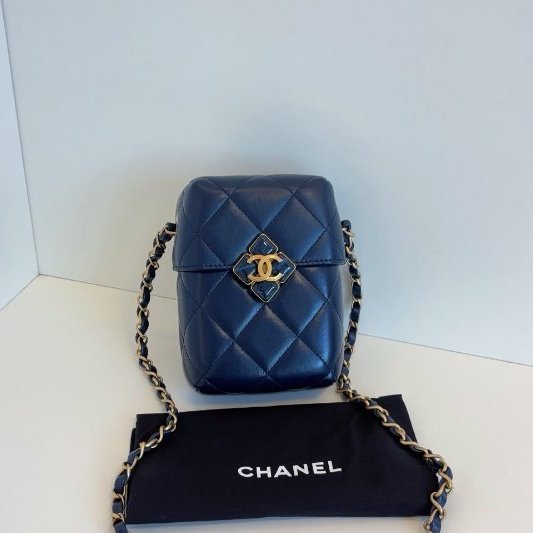 閒置新 香奈兒/Chanel 四葉草寶石扣 寶藍色菱格盒子包 芯片款-5