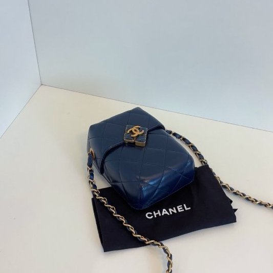 閒置新 香奈兒/Chanel 四葉草寶石扣 寶藍色菱格盒子包 芯片款-7