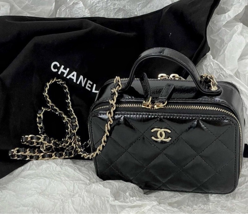 CHANEL❤️🔥全網最低價 🪭香奈兒黑金漆皮/難買稀有/手柄盒子/相機包/粉色內裡/千金感/小廢包-0