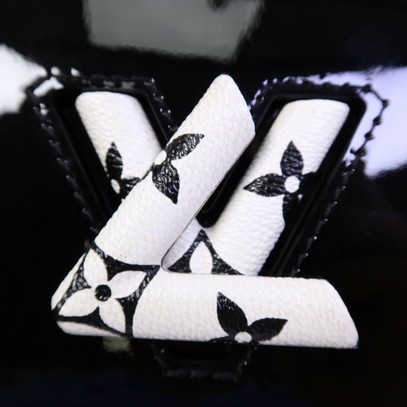LOUIS VUITTON 漆皮皮革Twist PM鏈帶肩背袋-6