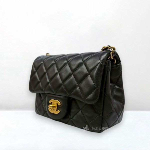 A13116-CHANEL 黑色羊皮金球方胖子口蓋包AS1786-2