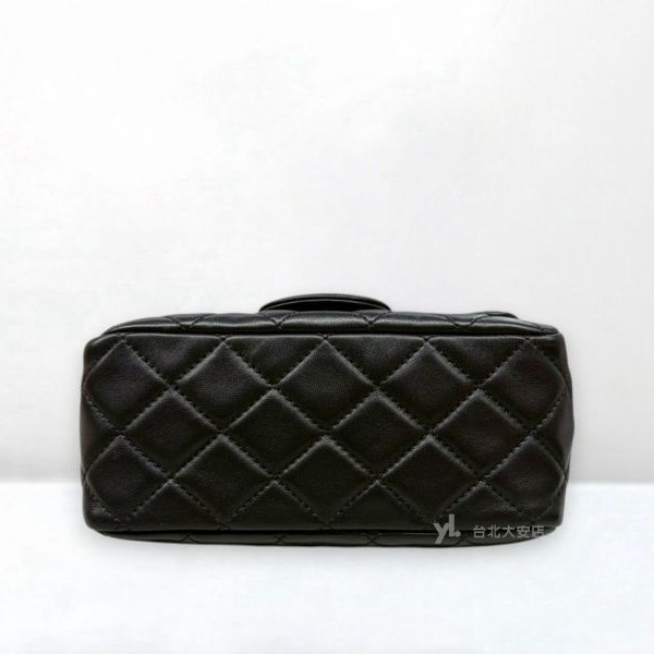 A13116-CHANEL 黑色羊皮金球方胖子口蓋包AS1786-4