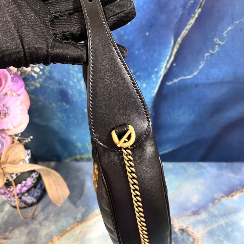 GUCCI 古馳 Marmont 絎縫牛皮鍊帶肩背/斜背彎月包(黑色)-3