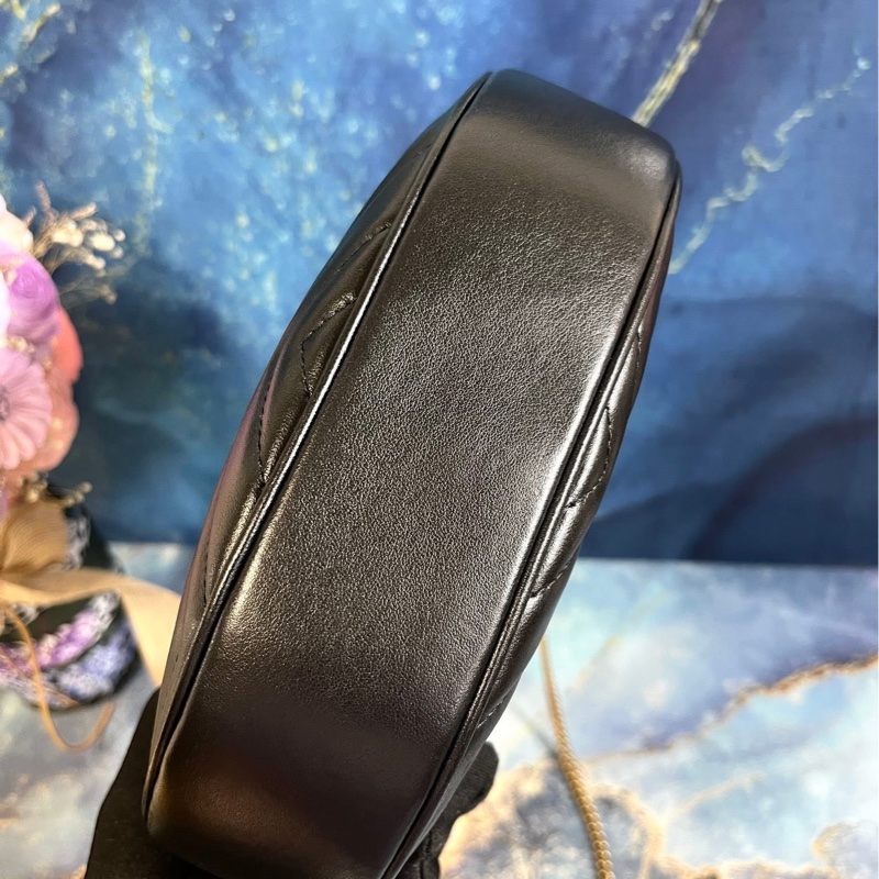 GUCCI 古馳 Marmont 絎縫牛皮鍊帶肩背/斜背彎月包(黑色)-8