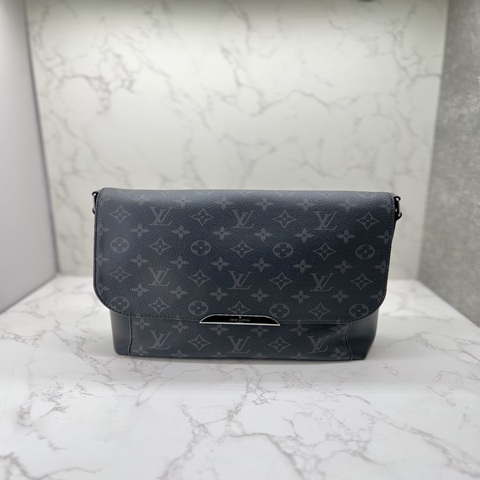 香緹國際精品 LV 黑武士 肩背包 1000
