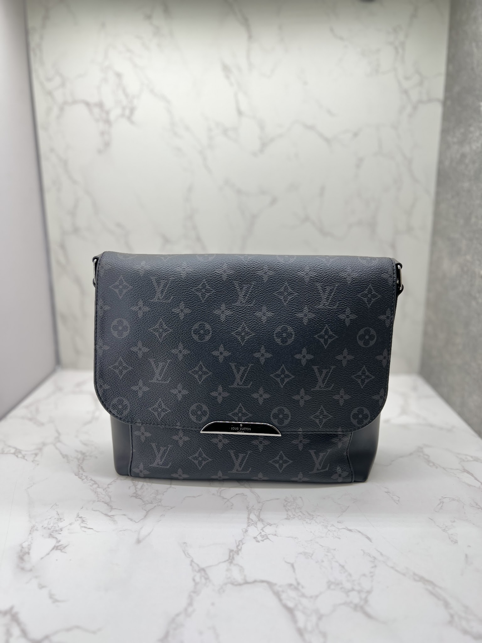 香緹國際精品 LV 黑武士 肩背包 1000-0