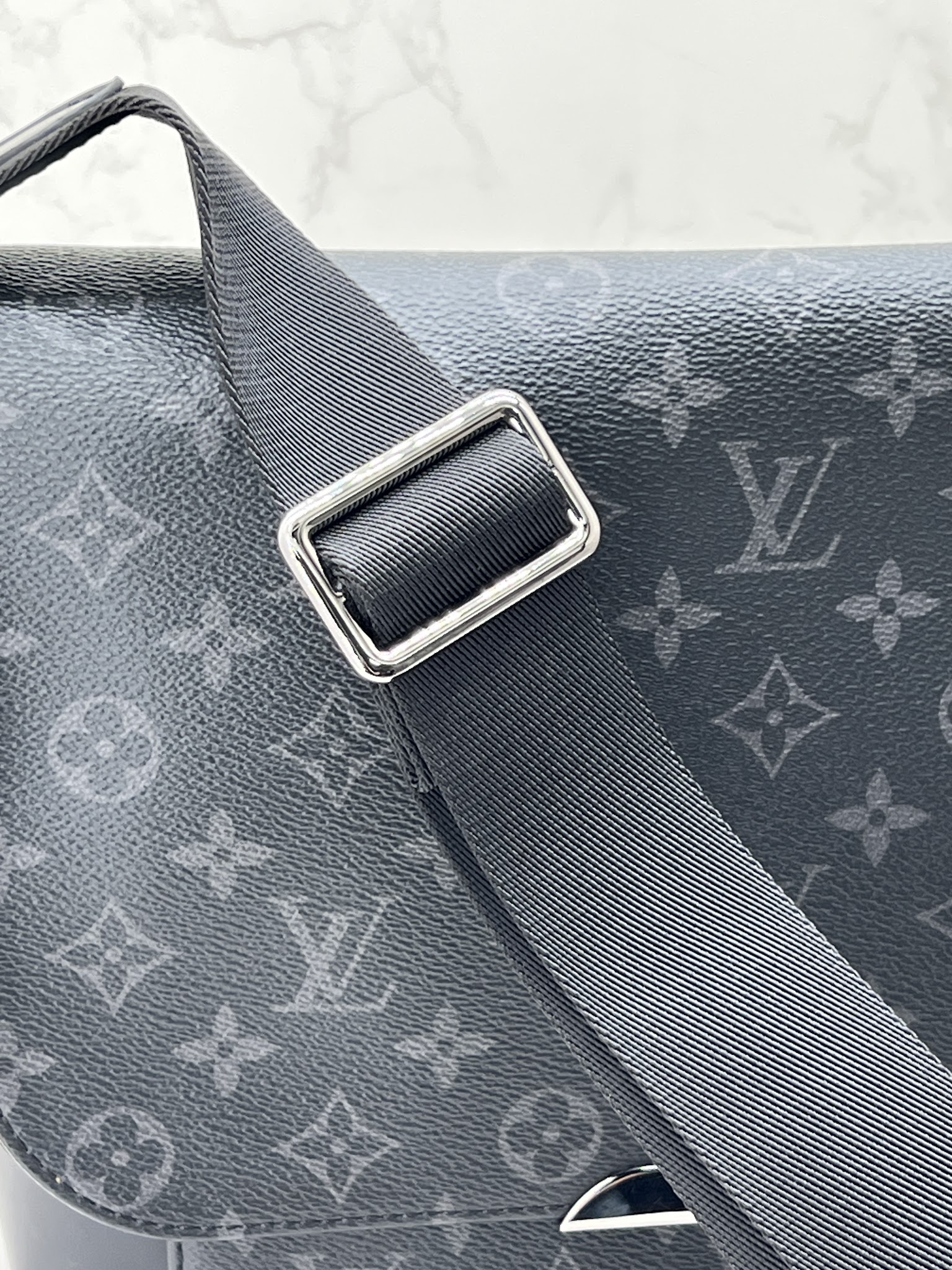 香緹國際精品 LV 黑武士 肩背包 1000-14