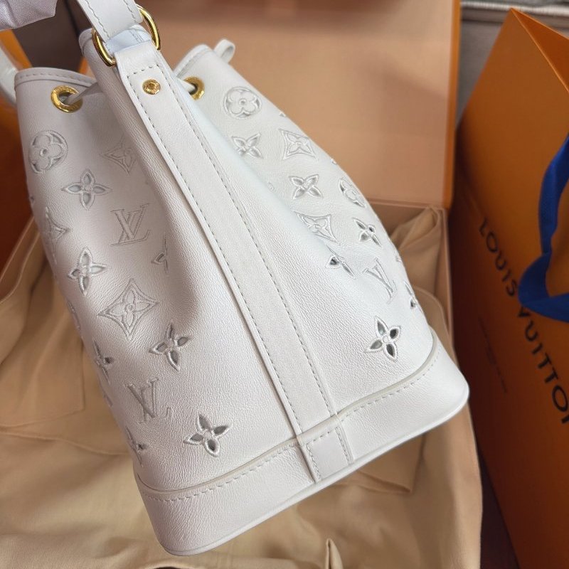 全新品 路易威登/Louis Vuitton 白色全皮鏤空水桶包中號 芯片款-2