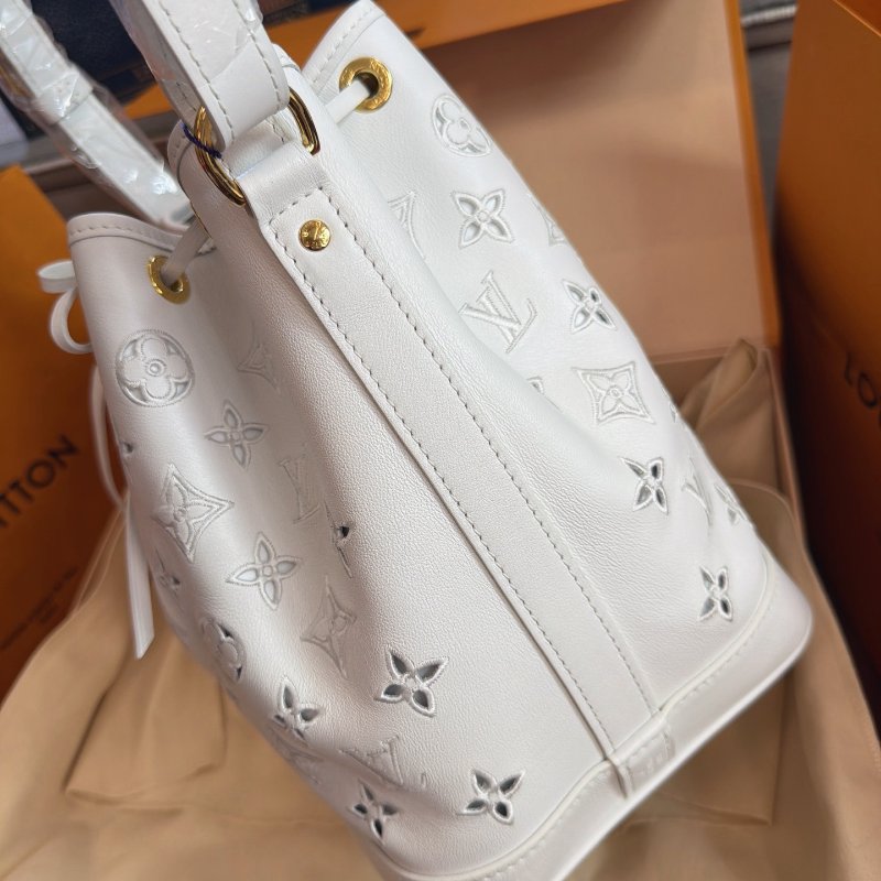 全新品 路易威登/Louis Vuitton 白色全皮鏤空水桶包中號 芯片款-3