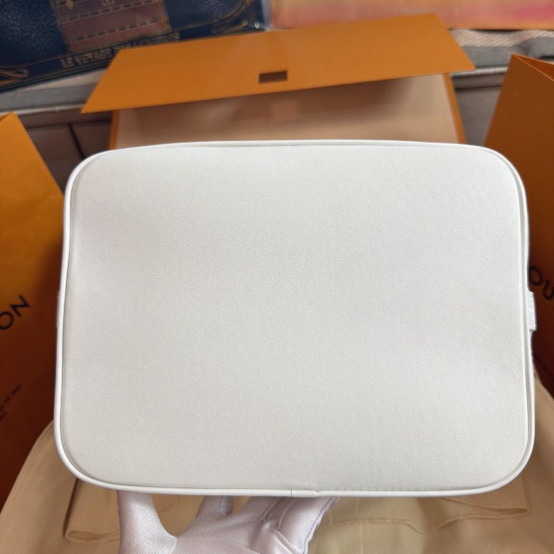 全新品 路易威登/Louis Vuitton 白色全皮鏤空水桶包中號 芯片款-4