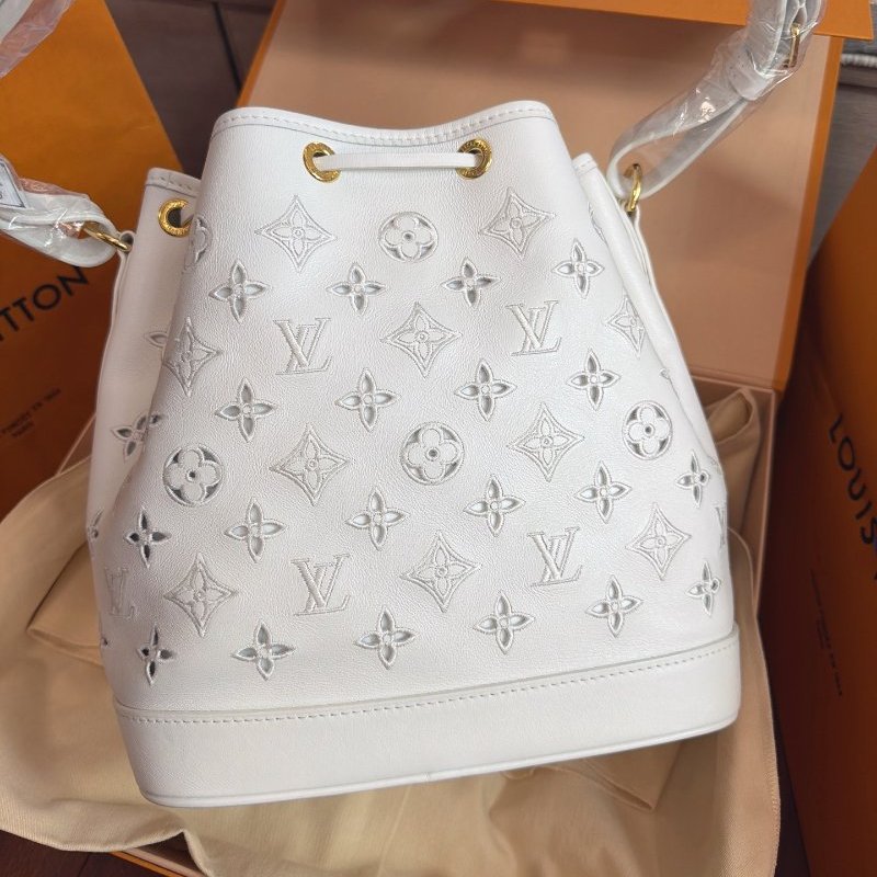 全新品 路易威登/Louis Vuitton 白色全皮鏤空水桶包中號 芯片款-6