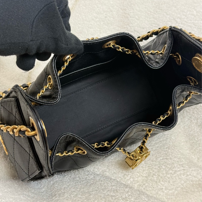 全新CHANEL 25 mini Hobo 黑金 ✨最新晶片款-7