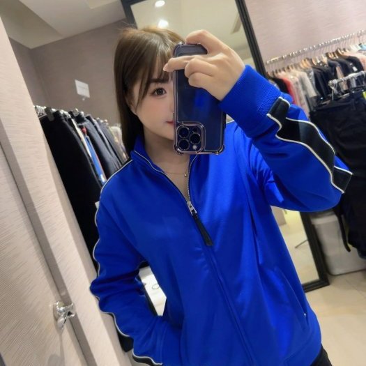 💎Han's house精品服飾💎 LOEWE 刺繡 LOGO 外套  現貨 46原價49000-4