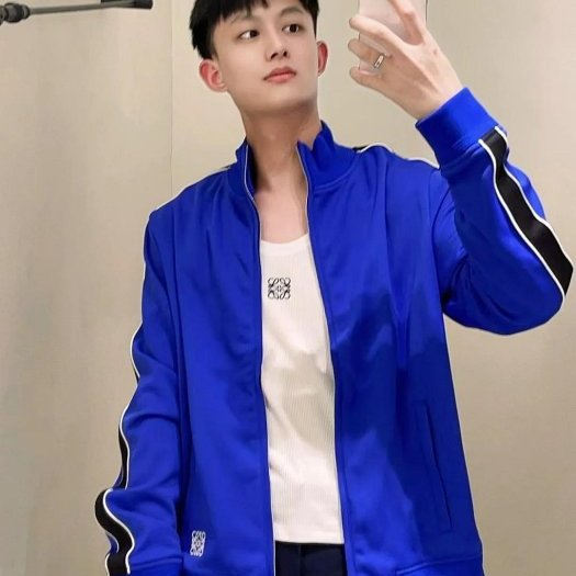 💎Han's house精品服飾💎 LOEWE 刺繡 LOGO 外套  現貨 46原價49000-8