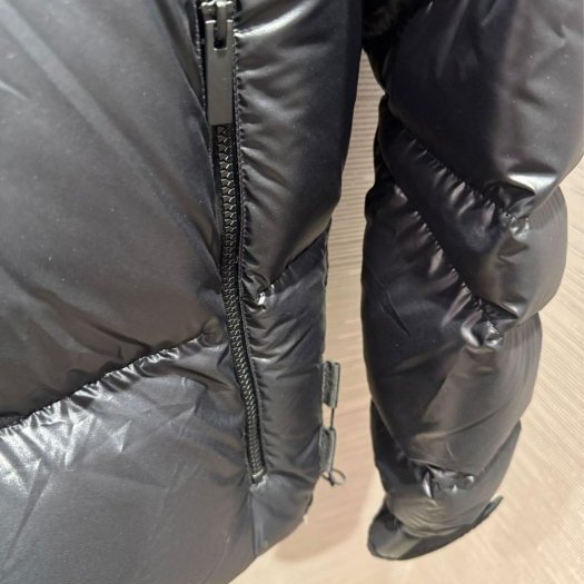 💎Han's house精品服飾💎moncler Yonne 羽絨 防風 防水 連帽 可拆 外套 可手水洗 現貨 0原價64800-2