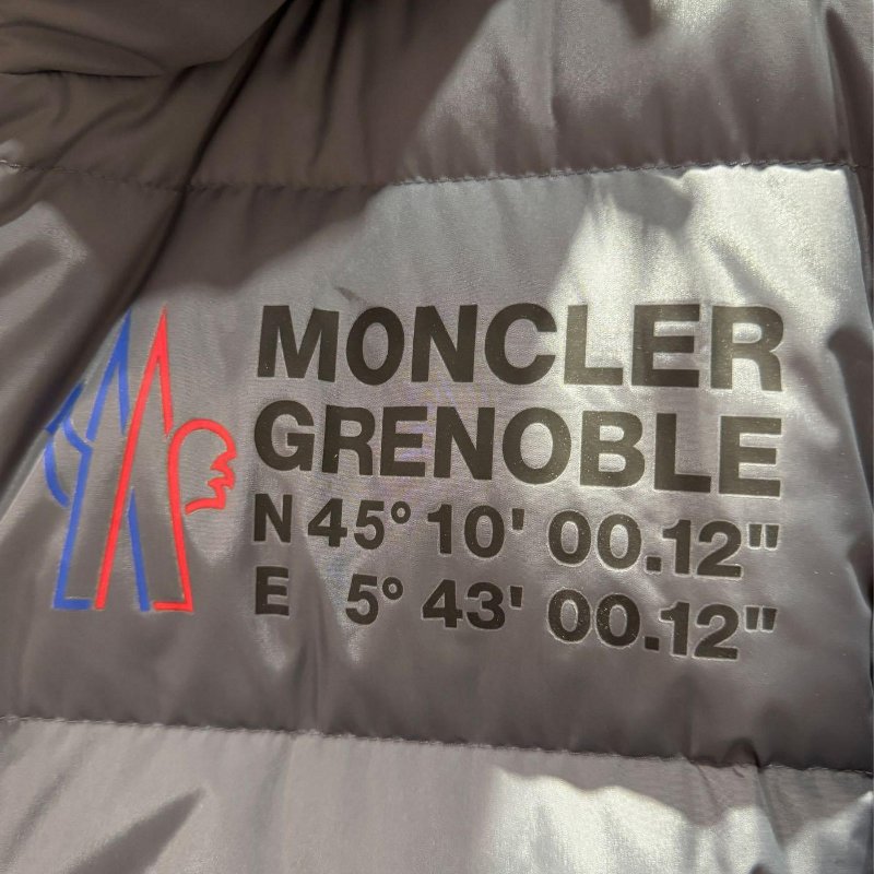 💎Han's house精品服飾💎moncler Isorno 滑雪系列 高機能 防水 羽絨 連帽 外套 可手水洗 現貨 4原價79200-3