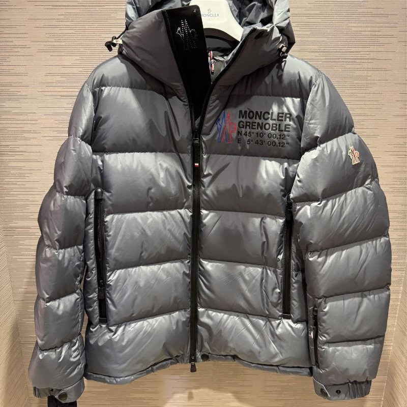 💎Han's house精品服飾💎moncler Isorno 滑雪系列 高機能 防水 羽絨 連帽 外套 可手水洗 現貨 4原價79200-4